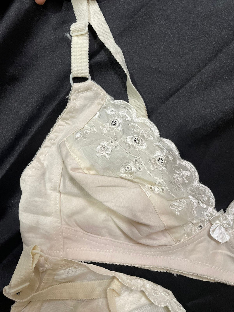 70% OFF | PACK OF 2 PIECES IMPORTED FLORAL BRA